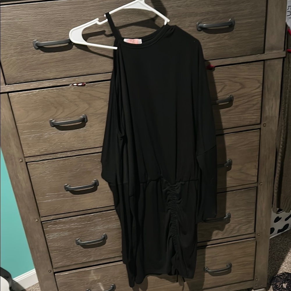 Stylish Black One-Shoulder Dress
